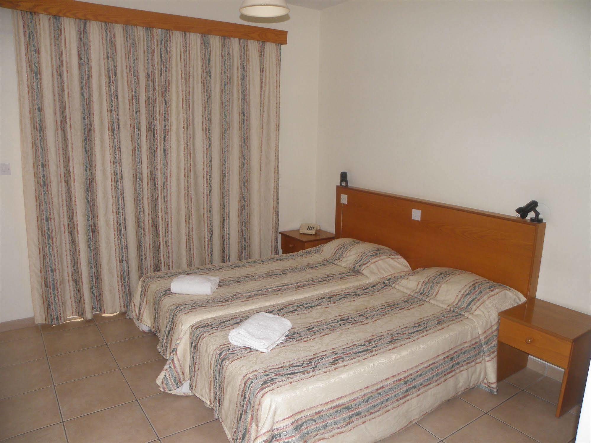 Valana Hotel Apartments Limassol Exterior foto